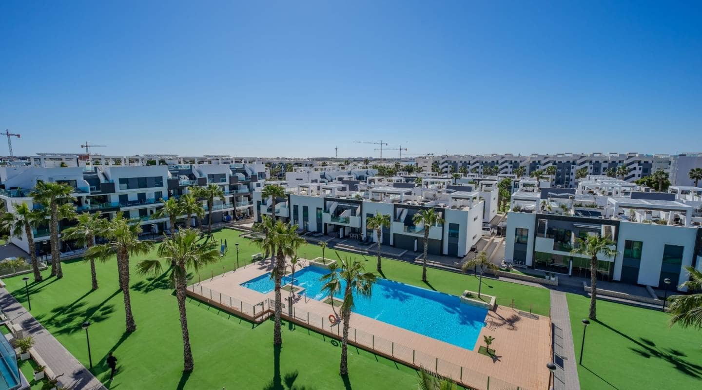 2 quarto Penthouse para venda em El Raso com piscina garagem - 279 950 € (Ref: 9739117)