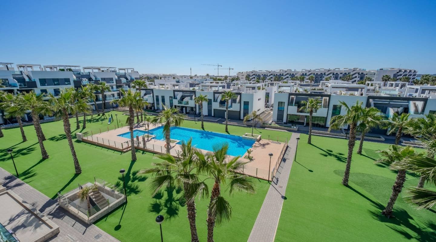 2 quarto Penthouse para venda em El Raso com piscina garagem - 279 950 € (Ref: 9739117)