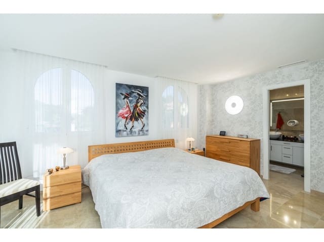 3 chambre Appartement à vendre à Benahavís avec piscine garage - 499 900 € (Ref: 10078957)