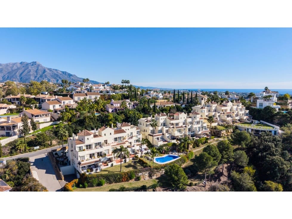 3 chambre Appartement à vendre à Benahavis avec piscine garage - 499 900 € (Ref: 10078957)