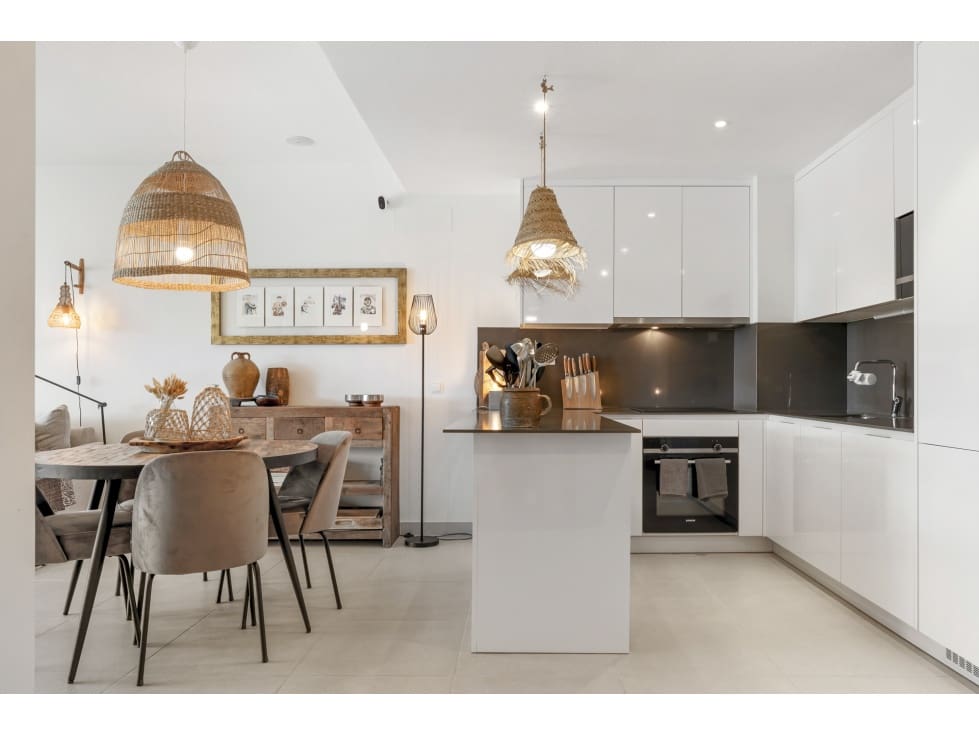 2 sovrum Lägenhet till salu i Estepona med pool garage - 495 000 € (Ref: 10078962)