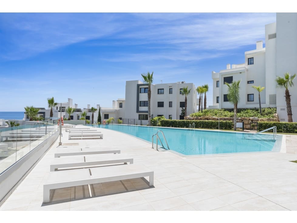 2 sovrum Lägenhet till salu i Estepona med pool garage - 495 000 € (Ref: 10078962)