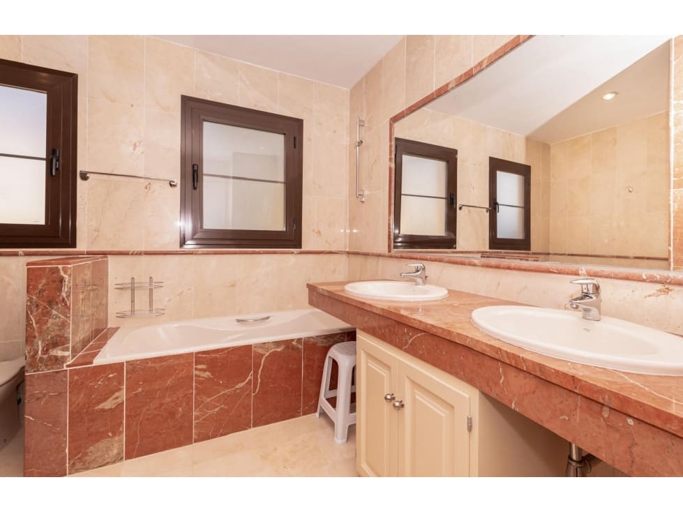 4 sovrum Lägenhet till salu i Atalaya-Isdabe med pool garage - 790 000 € (Ref: 10078964)