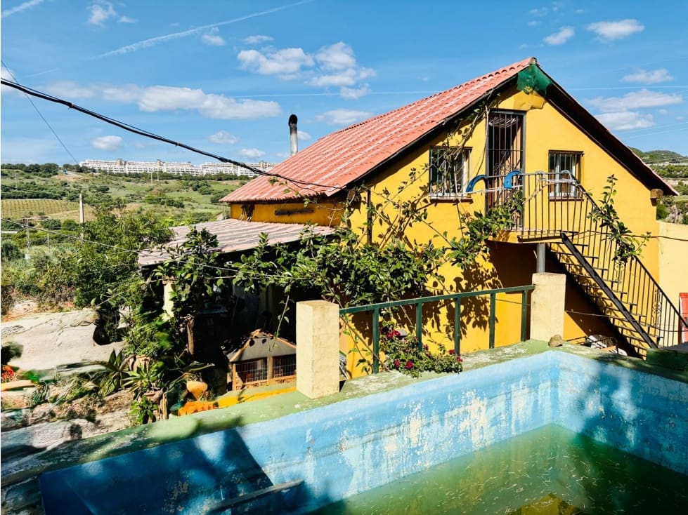 Mark till salu i Estepona - 1 800 000 € (Ref: 10078965)