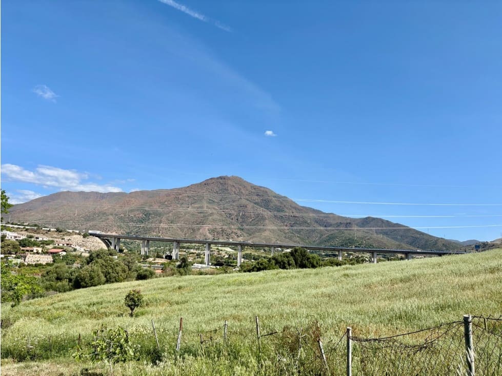 Mark till salu i Estepona - 1 800 000 € (Ref: 10078965)