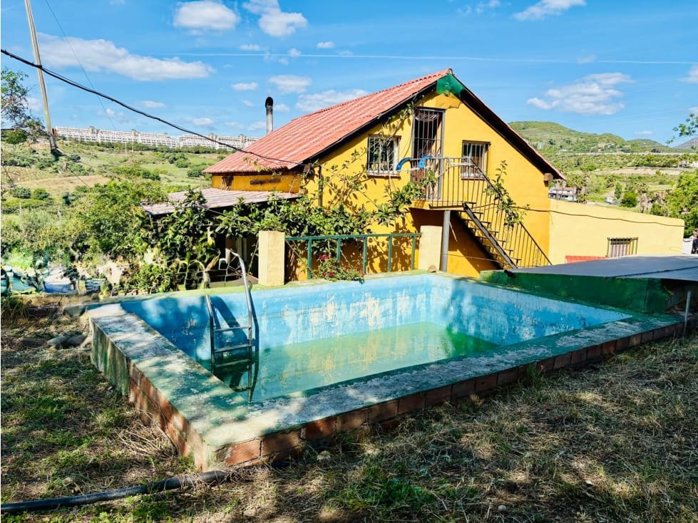 Mark till salu i Estepona - 1 800 000 € (Ref: 10078965)
