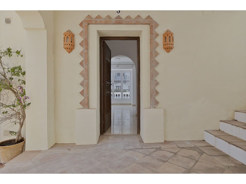 3 bedroom Terraced Villa for sale in Benahavis with pool - € 550,000 (Ref: 10078966)