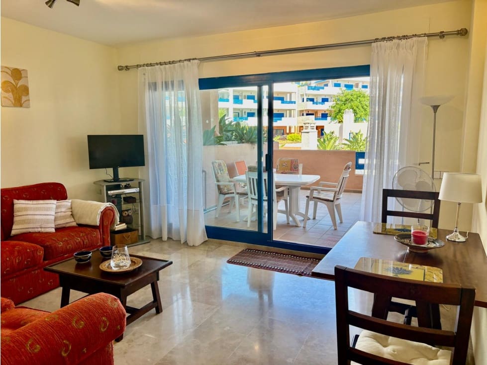 Appartement de 1 chambre à louer à Manilva avec piscine garage - 1 050 € (Ref: 10086745)