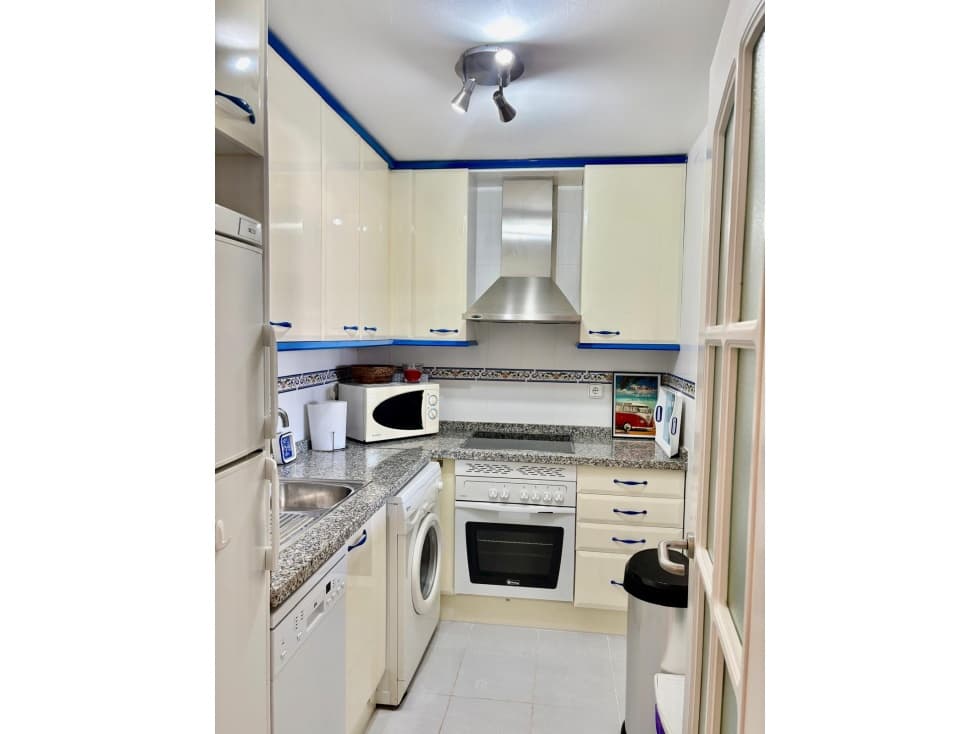 Appartement de 1 chambre à louer à Manilva avec piscine garage - 1 050 € (Ref: 10086745)