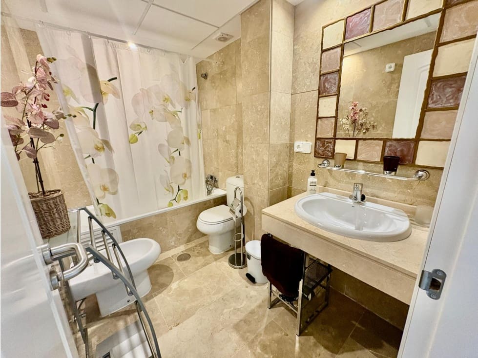 Appartement de 1 chambre à louer à Manilva avec piscine garage - 1 050 € (Ref: 10086745)