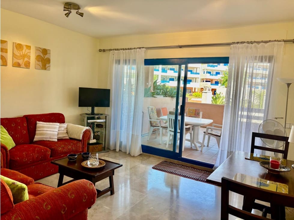 Appartement de 1 chambre à louer à Manilva avec piscine garage - 1 050 € (Ref: 10086745)