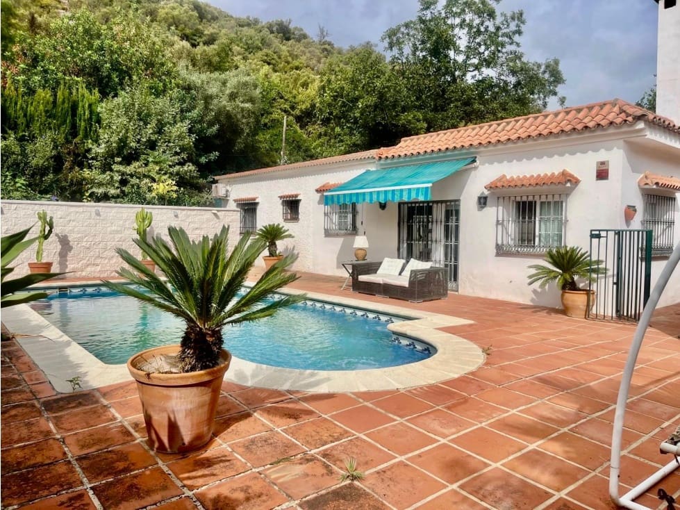 2 sovrum Finca/Hus på landet att hyra i Casares med pool - 2 500 € (Ref: 10156942)