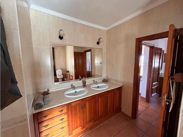 Chalet de 5 habitaciones en Manilva en alquiler - 1.600 € (Ref: 7658687)