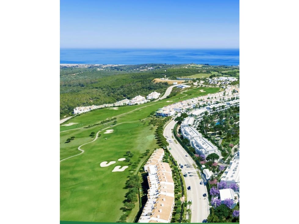 2 makuuhuone Huoneisto myytävänä paikassa La Alcaidesa mukana uima-altaan - 745 000 € (Ref: 8002940)