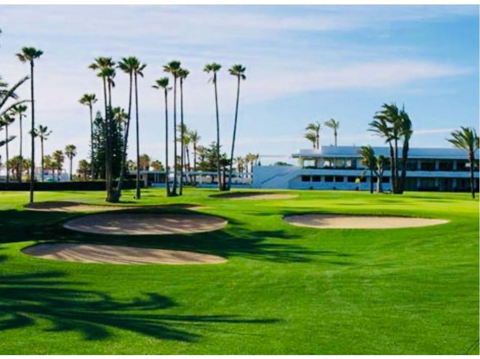 2 makuuhuone Huoneisto myytävänä paikassa La Alcaidesa mukana uima-altaan - 745 000 € (Ref: 8002940)