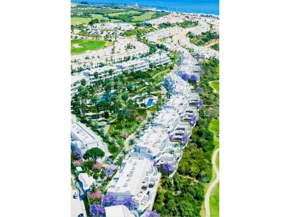 2 makuuhuone Huoneisto myytävänä paikassa La Alcaidesa mukana uima-altaan - 745 000 € (Ref: 8002940)