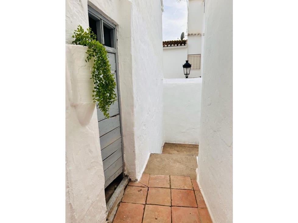 3 soveværelse Byhus til leje i Manilva - € 1.100 (Ref: 8019177)