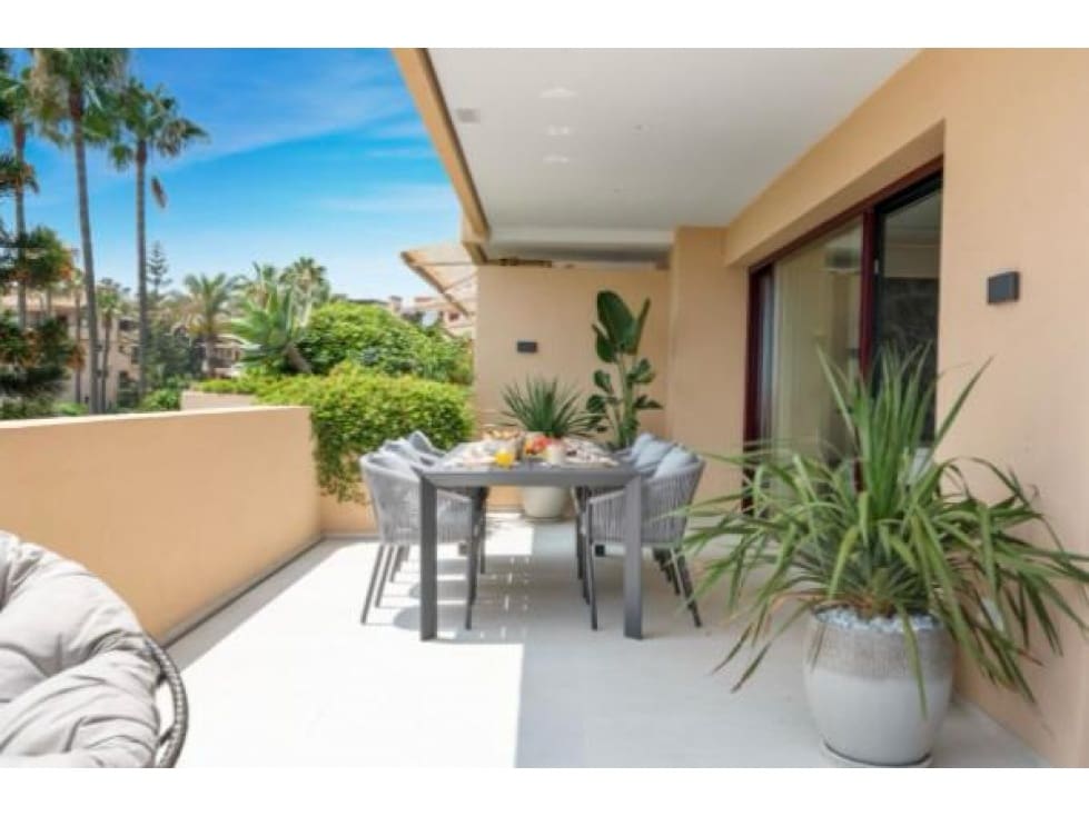 3 quarto Apartamento para venda em Estepona com piscina - 1 995 000 € (Ref: 8182739)