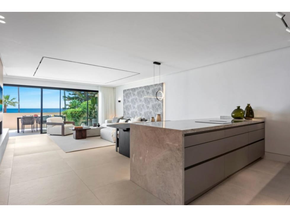 3 quarto Apartamento para venda em Estepona com piscina - 1 995 000 € (Ref: 8182739)