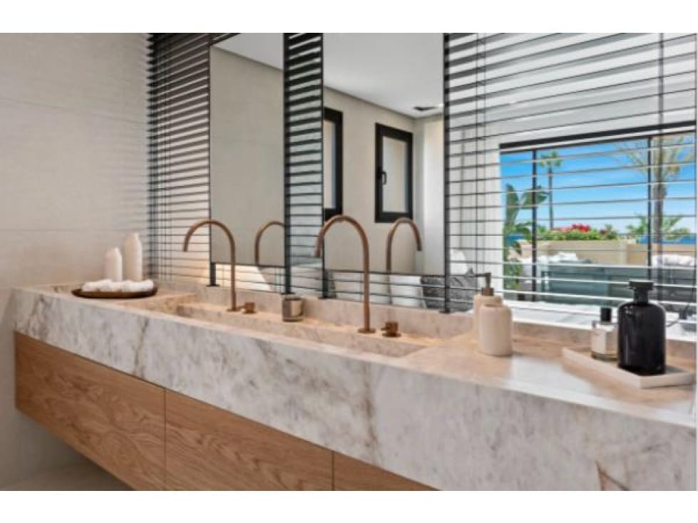 3 quarto Apartamento para venda em Estepona com piscina - 1 995 000 € (Ref: 8182739)