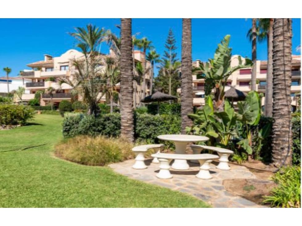 3 quarto Apartamento para venda em Estepona com piscina - 1 995 000 € (Ref: 8182739)