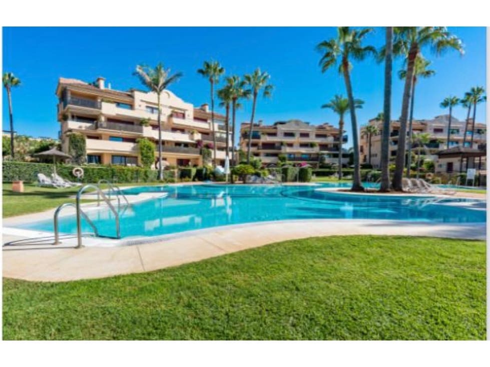 3 quarto Apartamento para venda em Estepona com piscina - 1 995 000 € (Ref: 8182739)