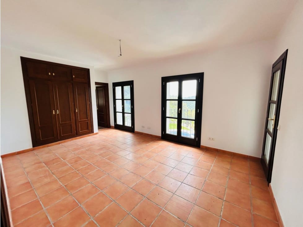 5 chambre Villa/Maison à vendre à Casares avec piscine - 1 645 000 € (Ref: 8287222)