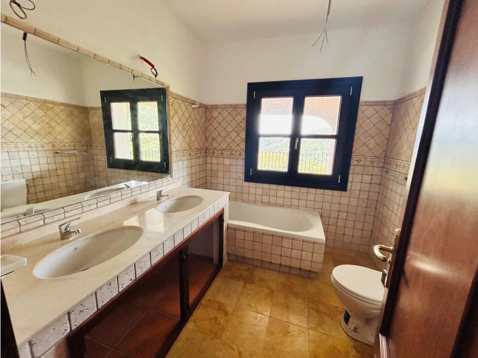 5 chambre Villa/Maison à vendre à Casares avec piscine - 1 645 000 € (Ref: 8287222)