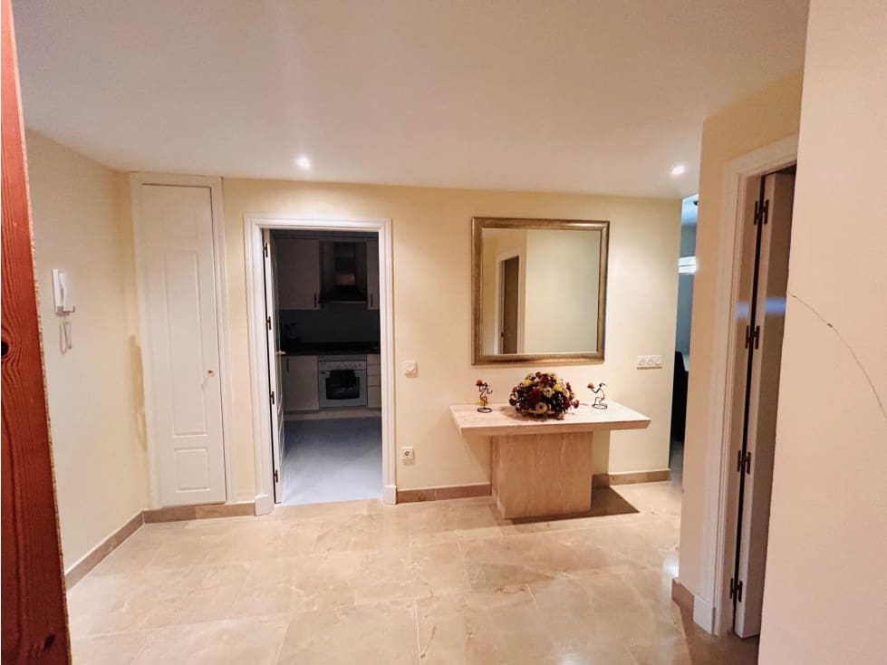 2 bedroom Apartment for rent in Manilva with pool - € 1,300 (Ref: 8531350)