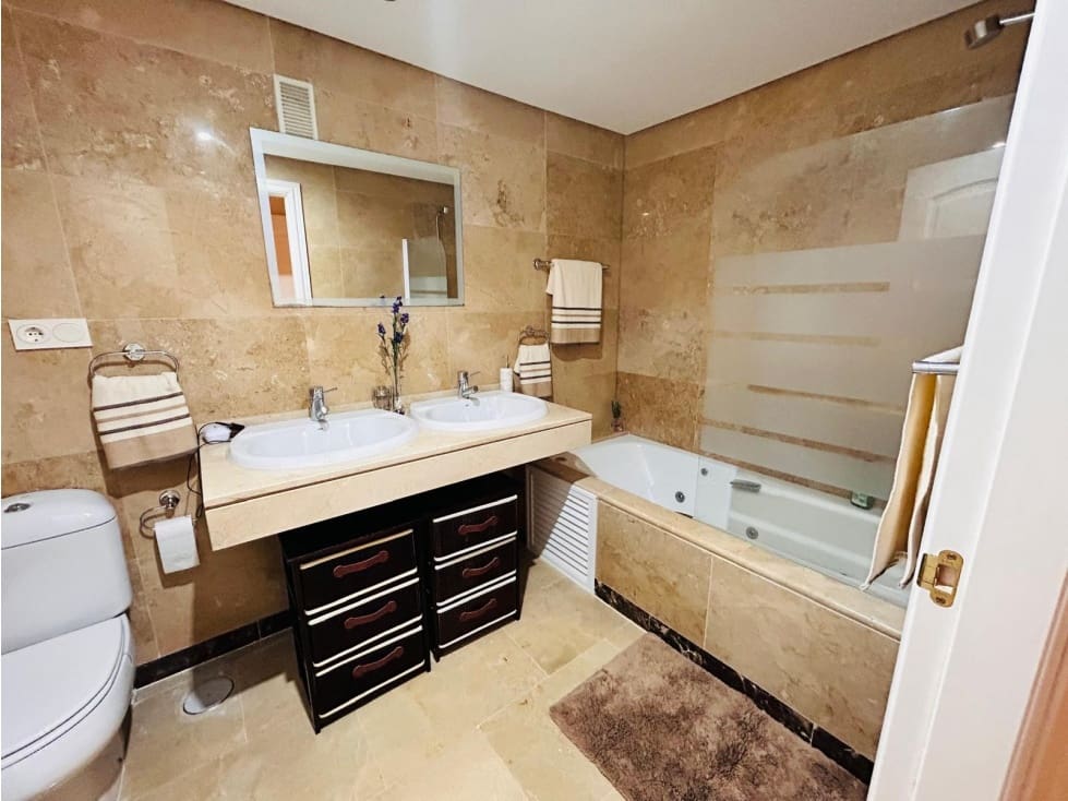 2 bedroom Apartment for rent in Manilva with pool - € 1,300 (Ref: 8531350)