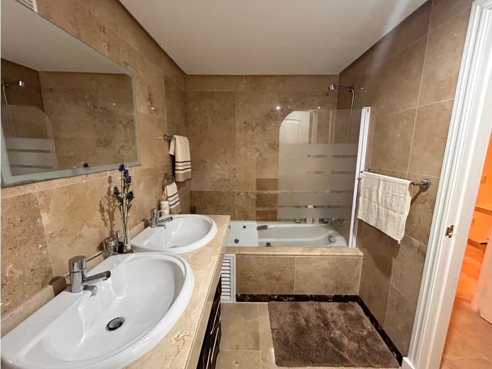 2 bedroom Apartment for rent in Manilva with pool - € 1,300 (Ref: 8531350)