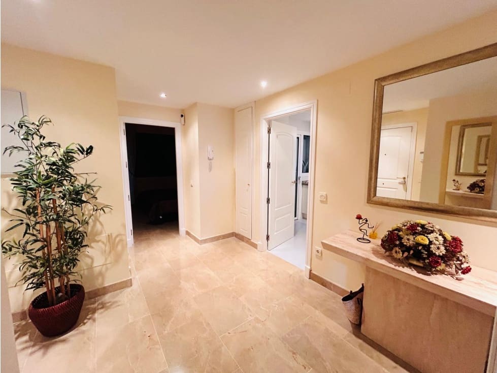 2 bedroom Apartment for rent in Manilva with pool - € 1,300 (Ref: 8531350)