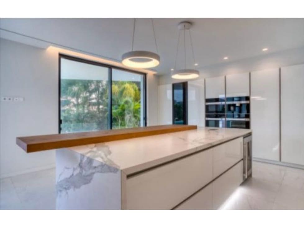 Chalet de 4 habitaciones en Benahavís en venta con piscina - 4.200.000 € (Ref: 8721677)