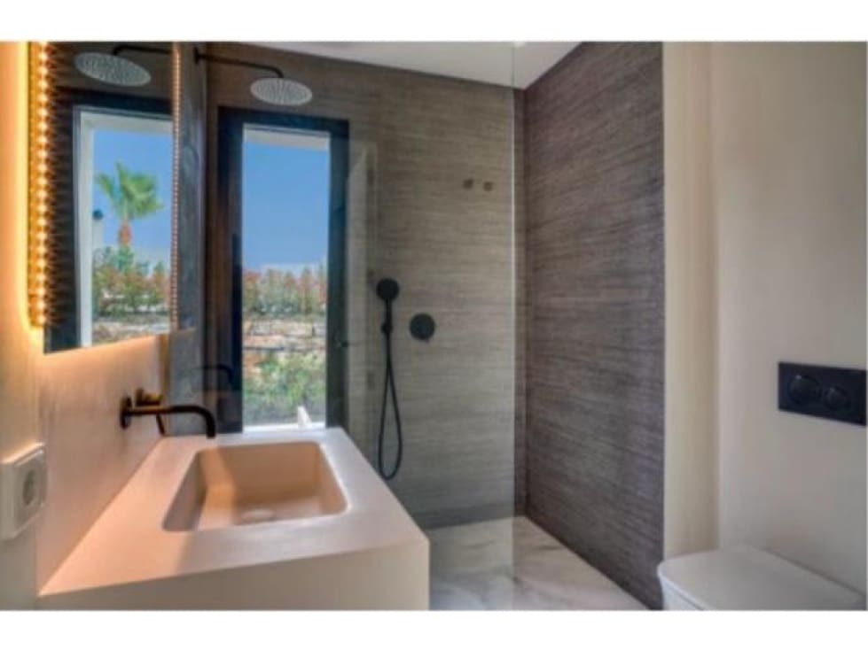 Chalet de 4 habitaciones en Benahavís en venta con piscina - 4.200.000 € (Ref: 8721677)