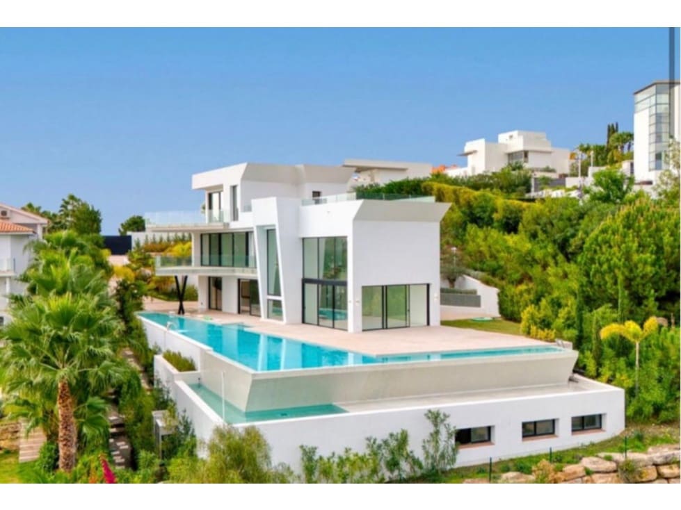 Chalet de 4 habitaciones en Benahavís en venta con piscina - 4.200.000 € (Ref: 8721677)