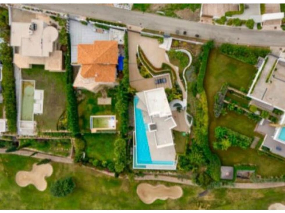 Chalet de 4 habitaciones en Benahavís en venta con piscina - 4.200.000 € (Ref: 8721677)