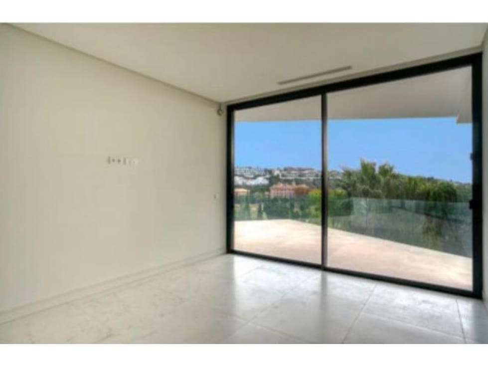 Chalet de 4 habitaciones en Benahavís en venta con piscina - 4.200.000 € (Ref: 8721677)