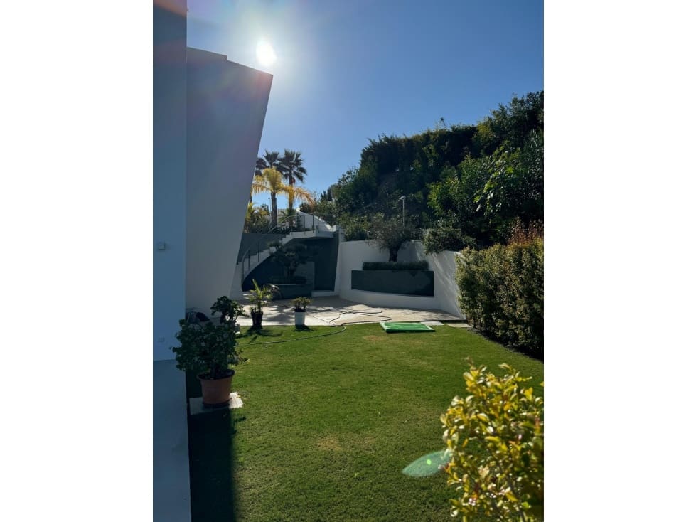 Chalet de 4 habitaciones en Benahavís en venta con piscina - 4.200.000 € (Ref: 8721677)