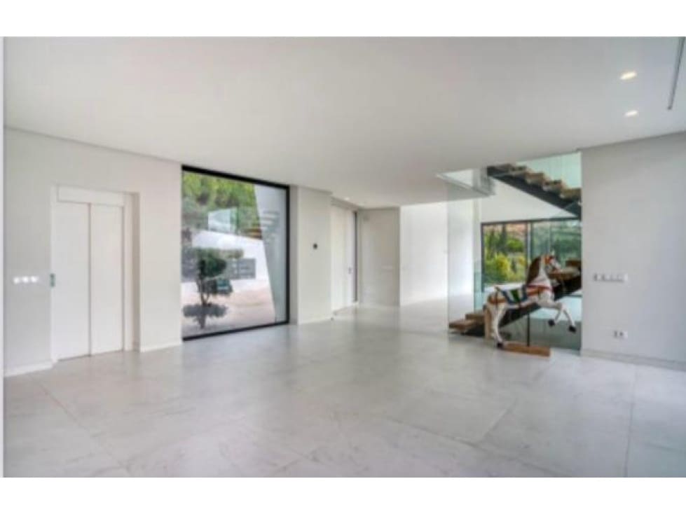 Chalet de 4 habitaciones en Benahavís en venta con piscina - 4.200.000 € (Ref: 8721677)