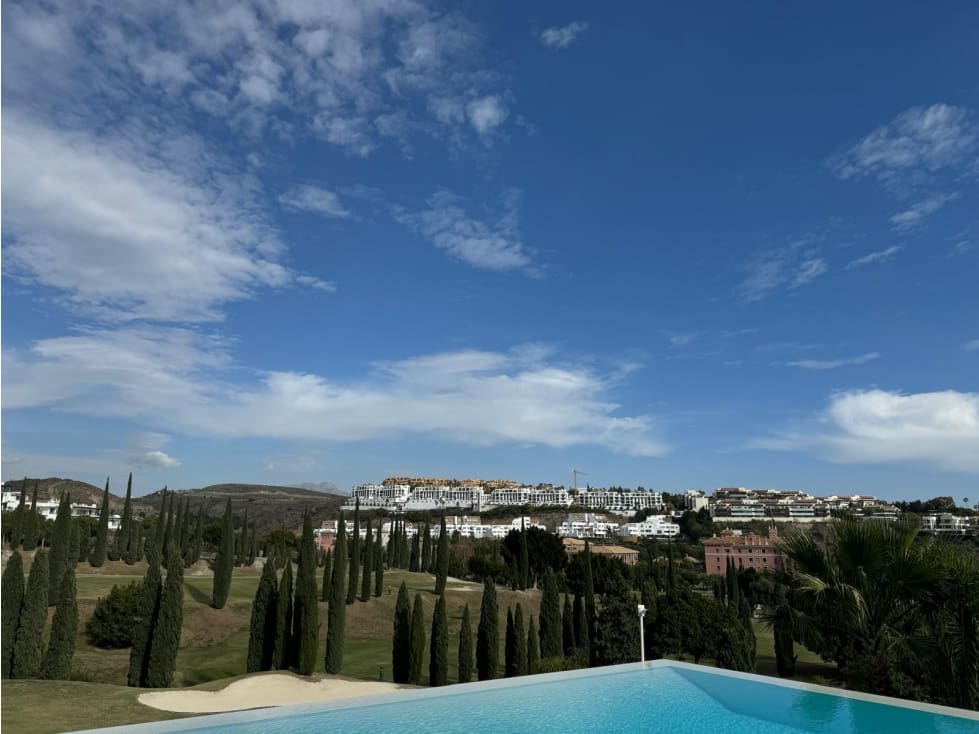 Chalet de 4 habitaciones en Benahavís en venta con piscina - 4.200.000 € (Ref: 8721677)