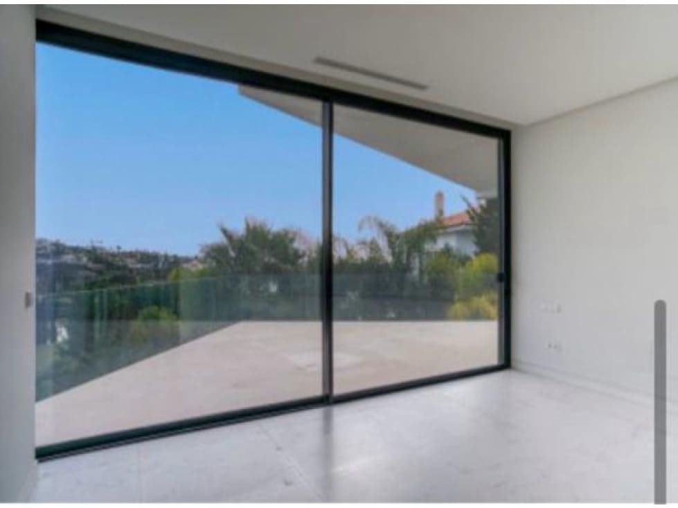 Chalet de 4 habitaciones en Benahavís en venta con piscina - 4.200.000 € (Ref: 8721677)