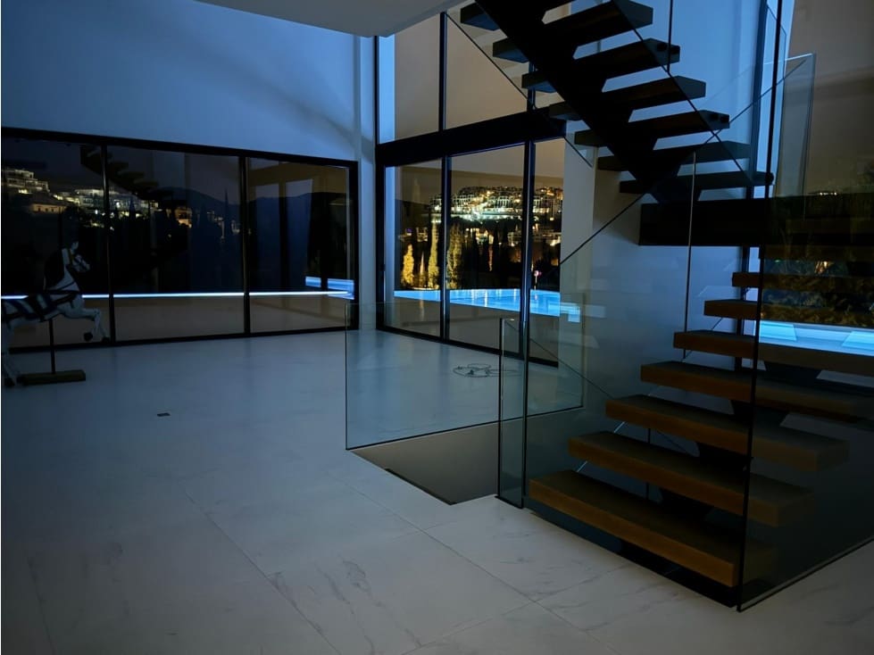 Chalet de 4 habitaciones en Benahavís en venta con piscina - 4.200.000 € (Ref: 8721677)