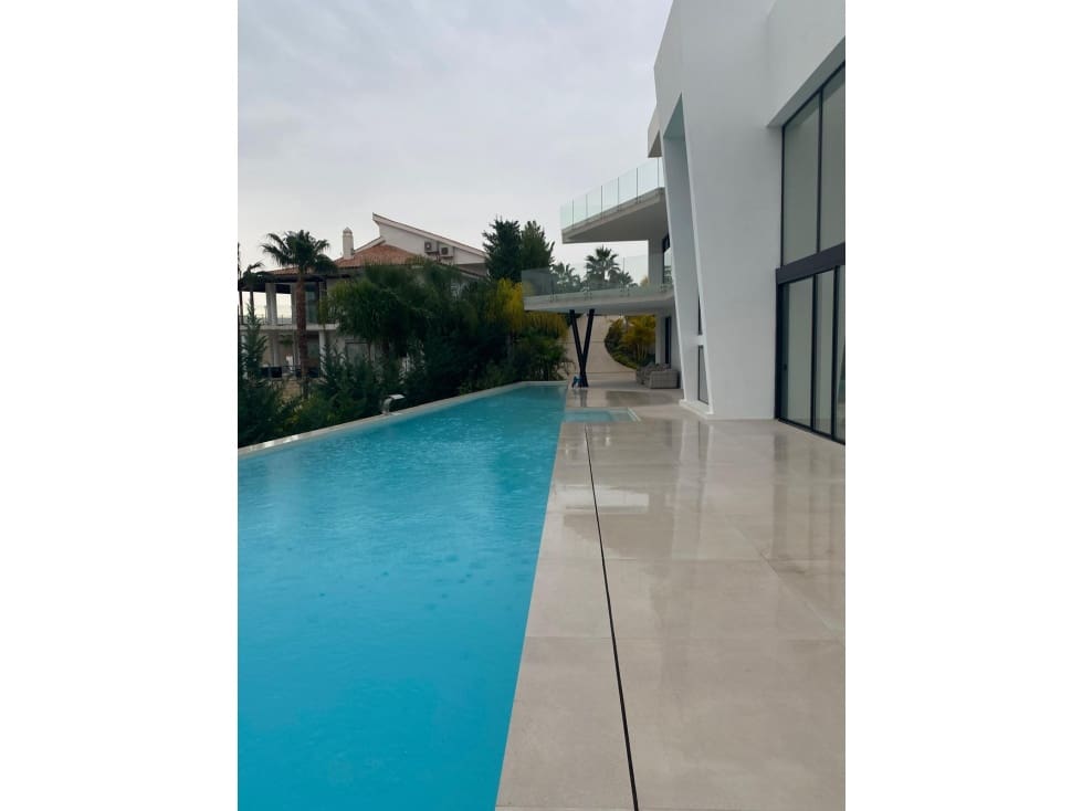 Chalet de 4 habitaciones en Benahavís en venta con piscina - 4.200.000 € (Ref: 8721677)