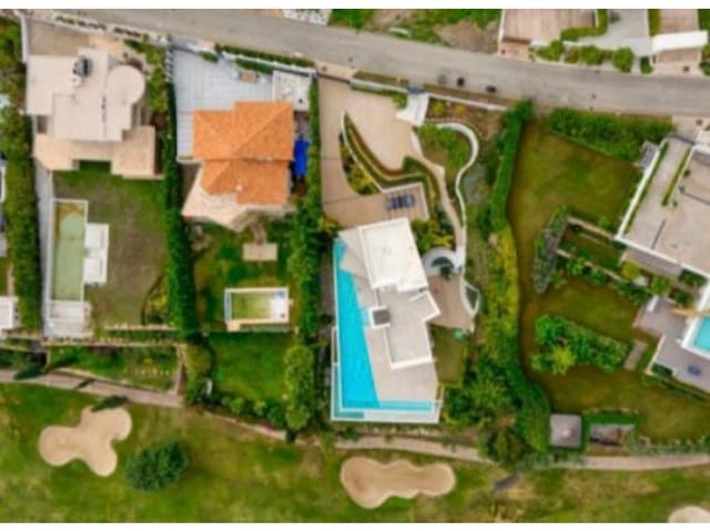 Chalet de 4 habitaciones en Benahavís en venta con piscina - 4.200.000 € (Ref: 8721677)