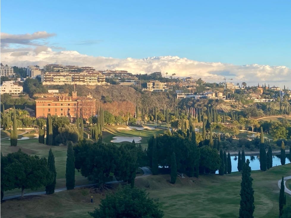 Chalet de 4 habitaciones en Benahavís en venta con piscina - 4.200.000 € (Ref: 8721677)