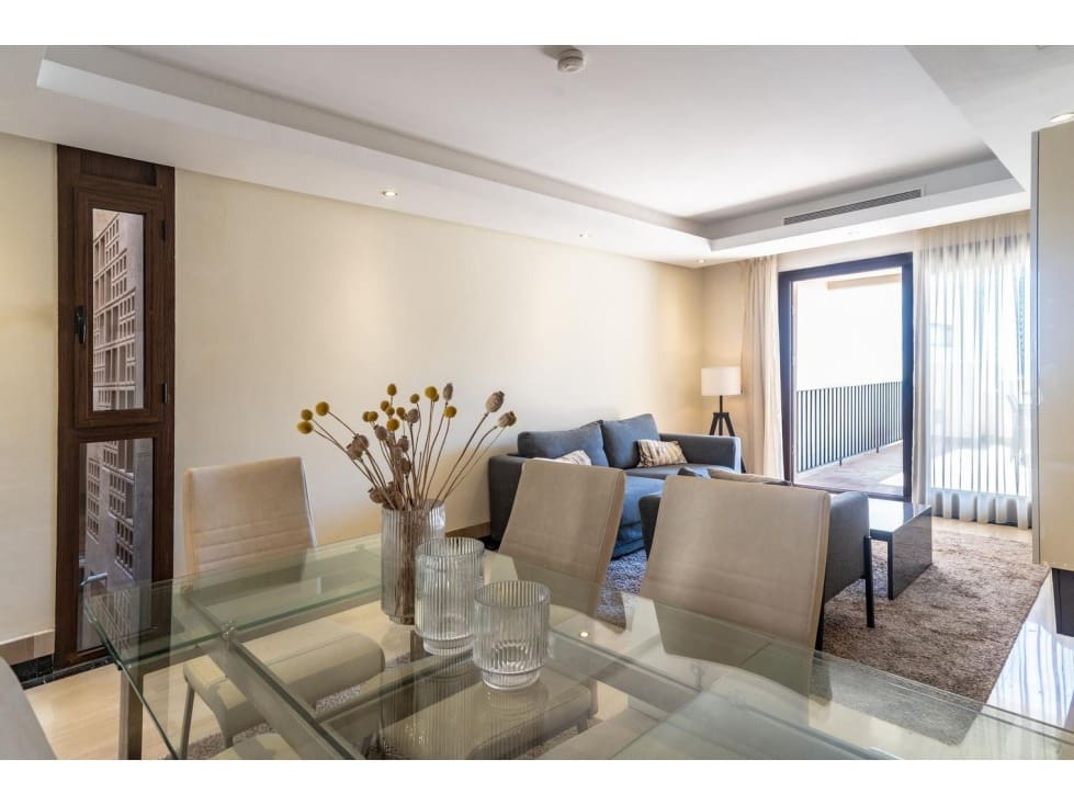 2 sovrum Takvåning till salu i Estepona med pool - 630 000 € (Ref: 8728956)