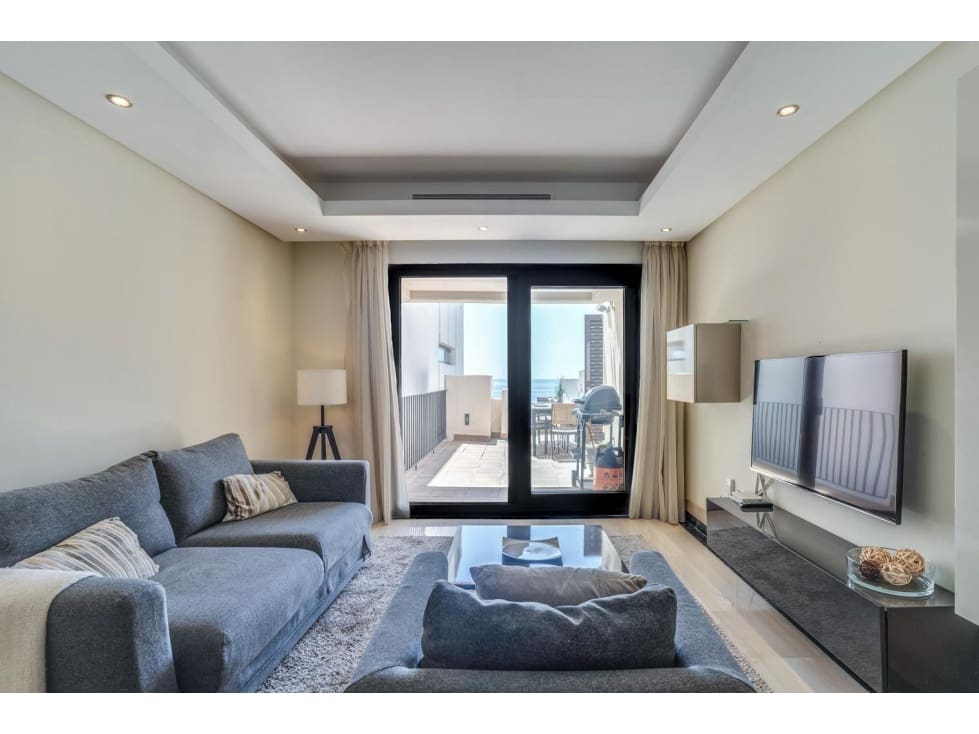 2 sovrum Takvåning till salu i Estepona med pool - 630 000 € (Ref: 8728956)