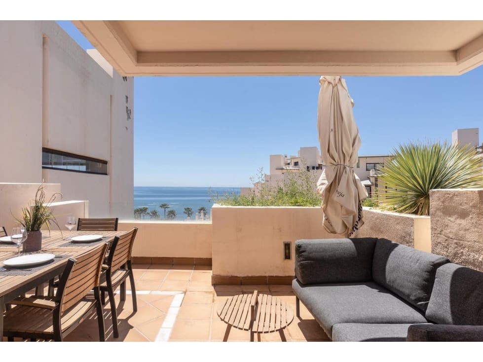 2 sovrum Takvåning till salu i Estepona med pool - 630 000 € (Ref: 8728956)