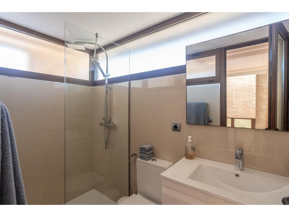 2 sovrum Takvåning till salu i Estepona med pool - 630 000 € (Ref: 8728956)