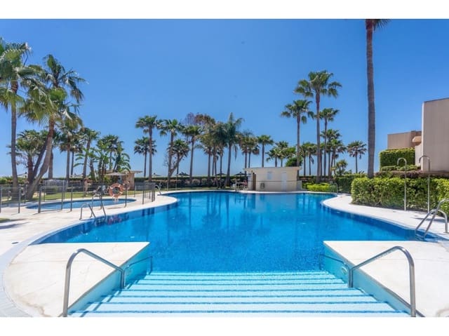 2 soveværelse Penthouse til salg i Zona de Punta Plata, Estepona med swimmingpool - € 630.000 (Ref: 8728956)